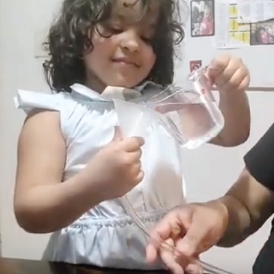 Playing with Funnels and Tubes (in Spanish)